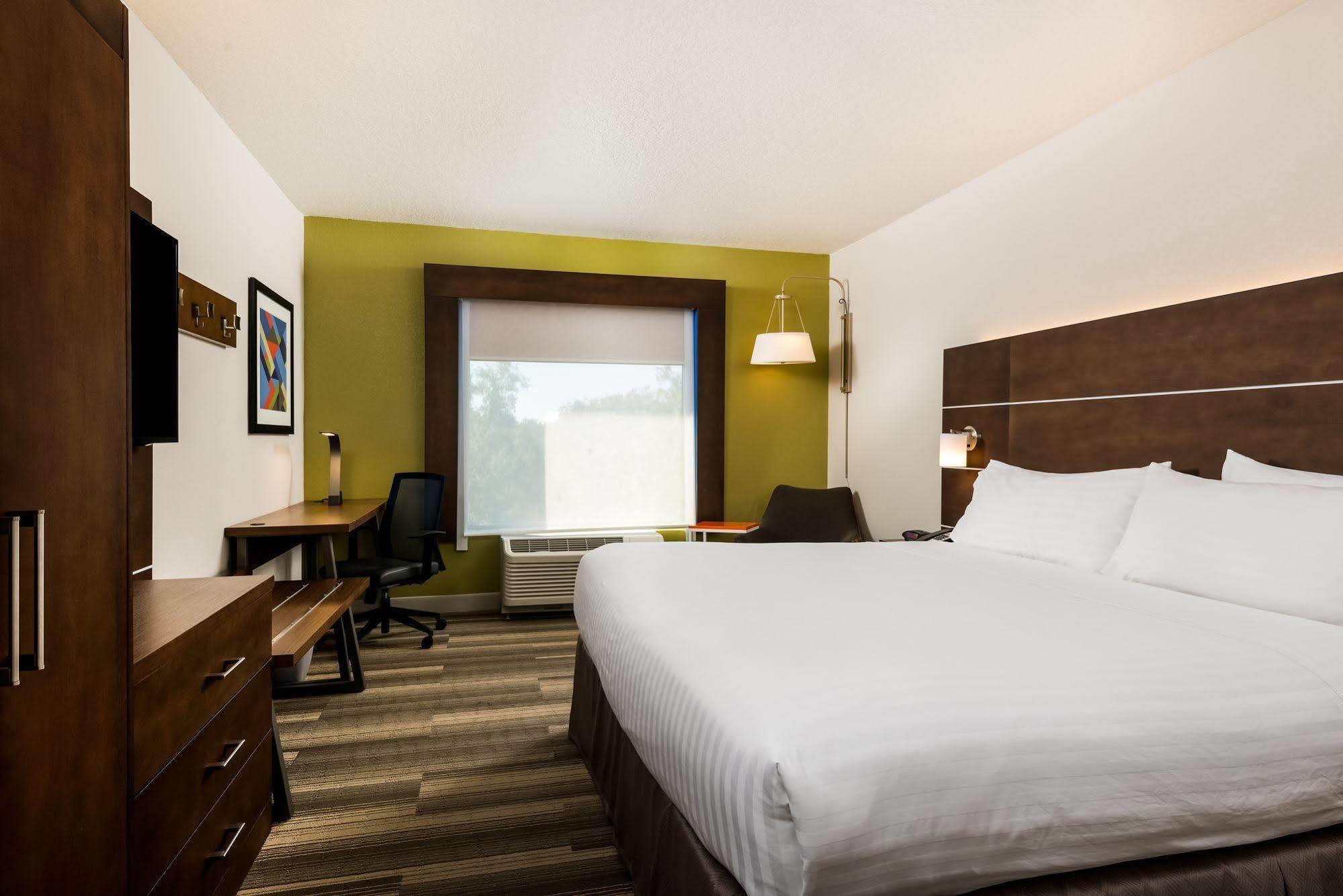 Holiday Inn Express Hotel & Suites Bartow By Ihg Bagian luar foto